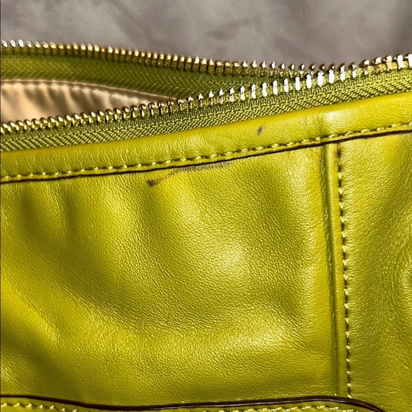 COACH F 23937 Pistachio Green Leather Shoulder Bag With Crossbody Strap - Picture 6 of 12
